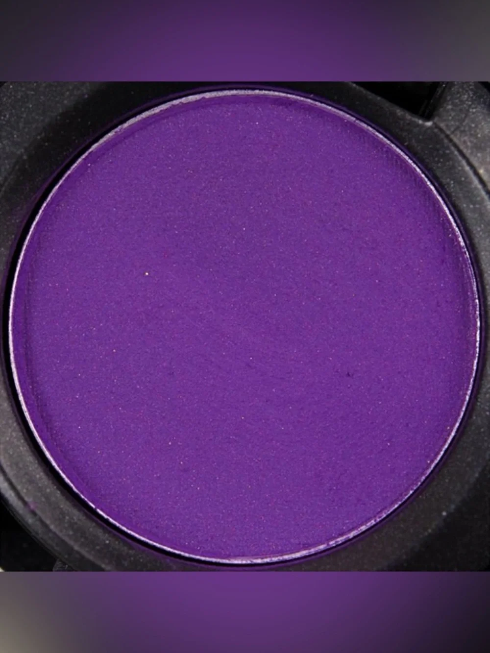 MAC Cosmetics Satin Eyeshadow Single - Shock-a-holic